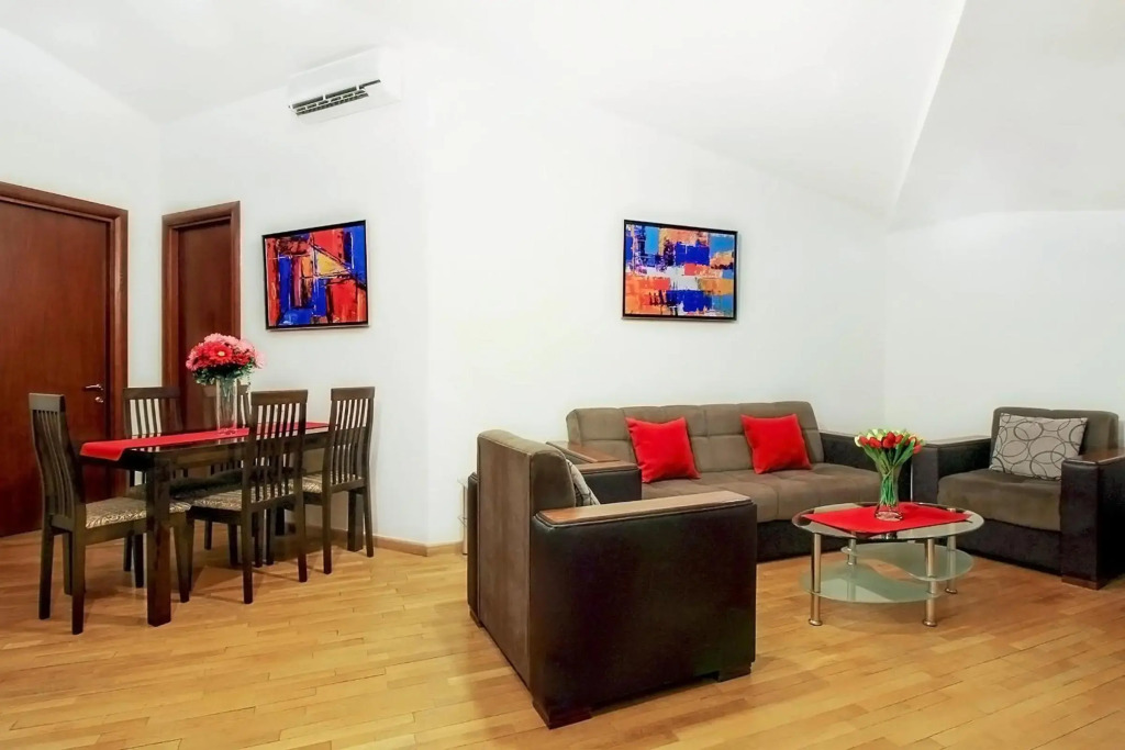 Apartment at Chaykovski Street (New Building)