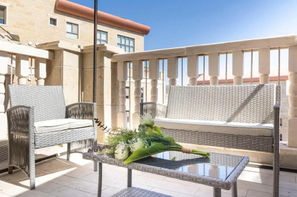Stylish 1 Bedrooms Parking At City Gate
