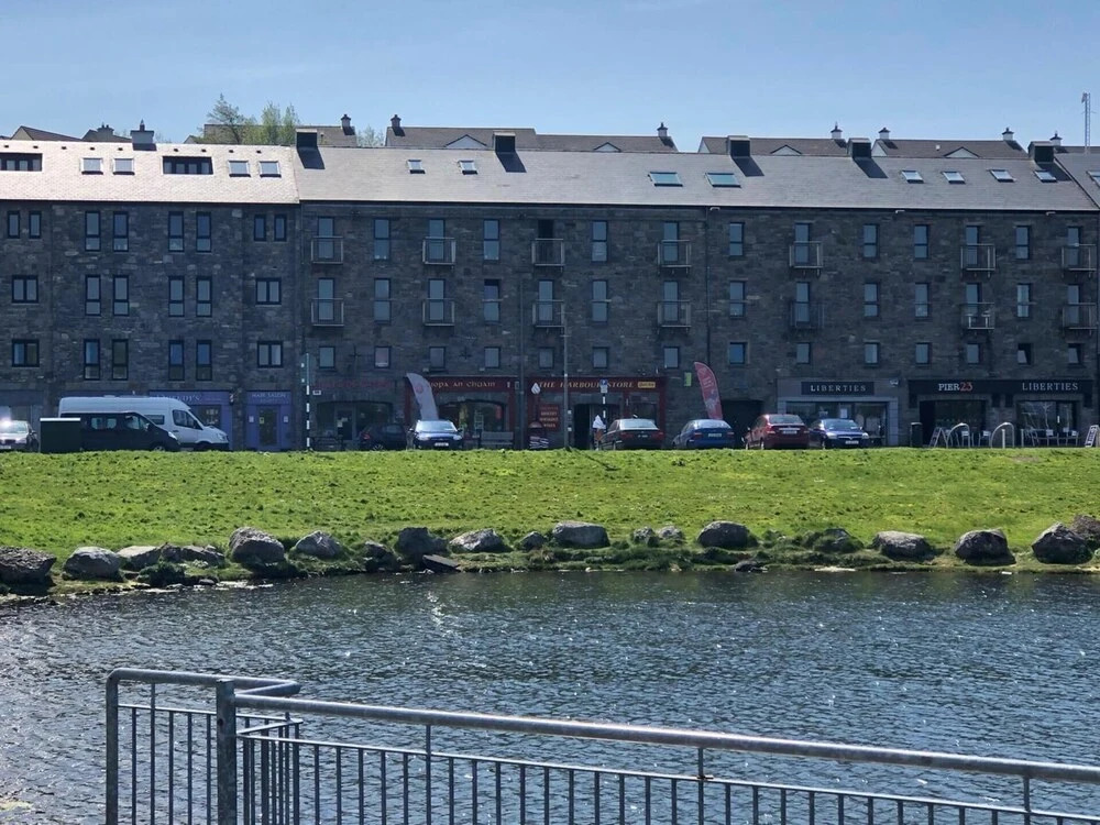 Stunning 2-bed Apartment at Westport Quay