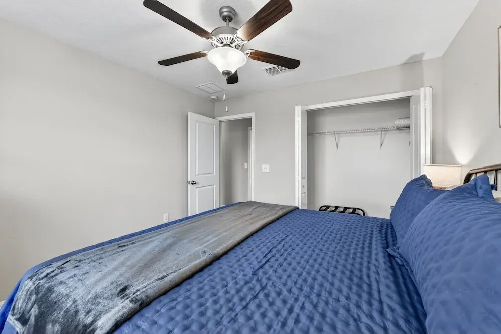 Spacious Getaway Near Apollo Beach 5 Bedroom Home