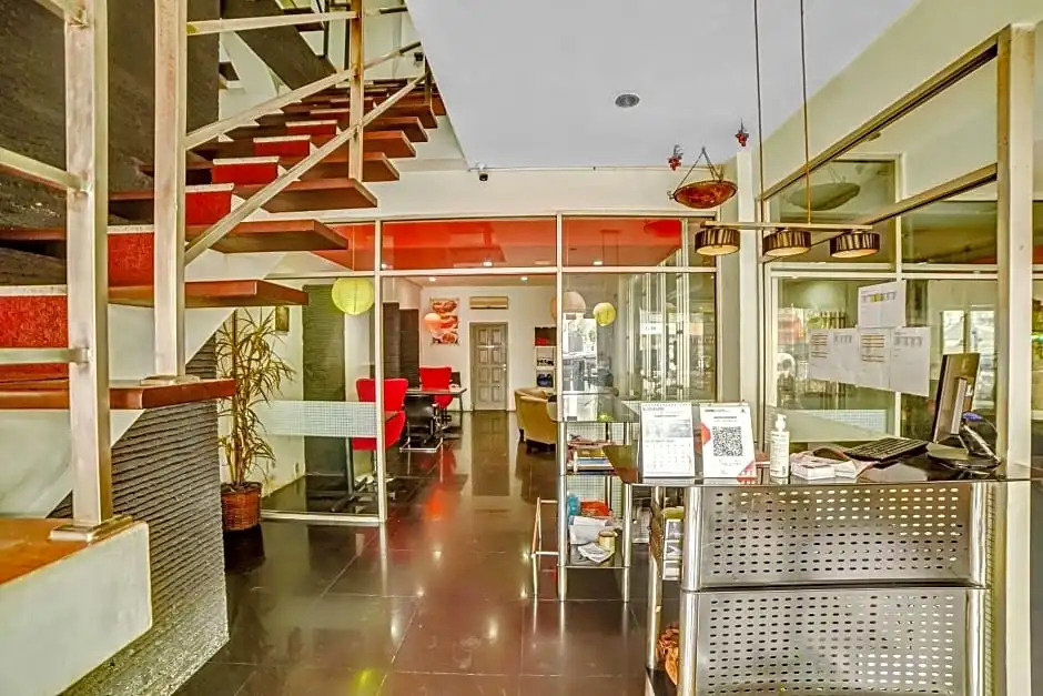 OYO Flagship 90759 Beatrix Apartment