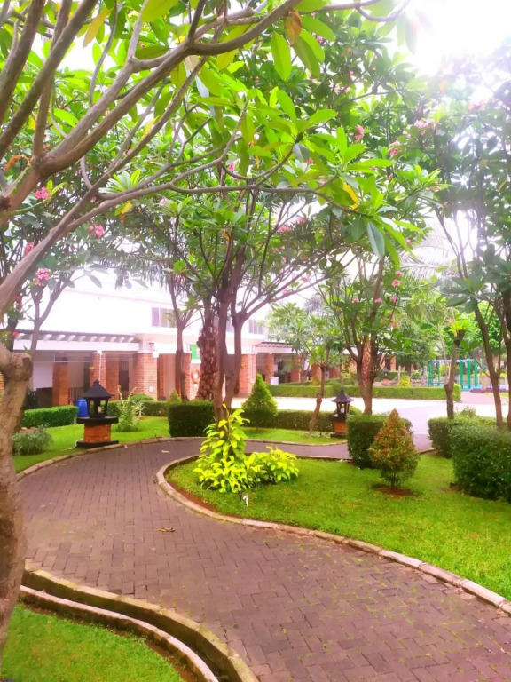 Tiny studio with pool, jogging track, gym and Mall
