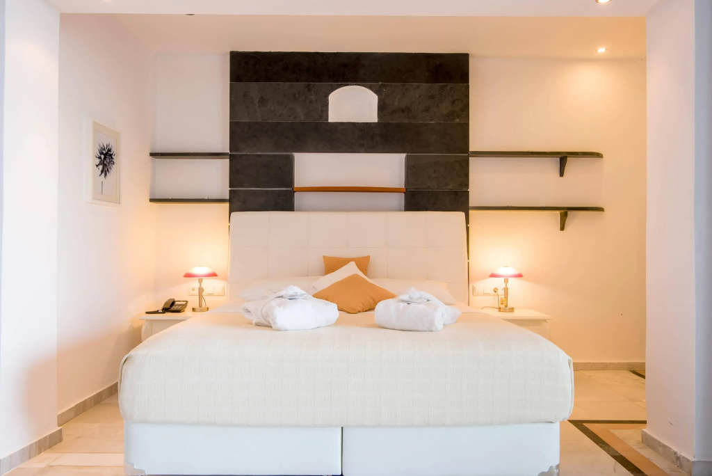 Antinea Suites Hotel & Spa
