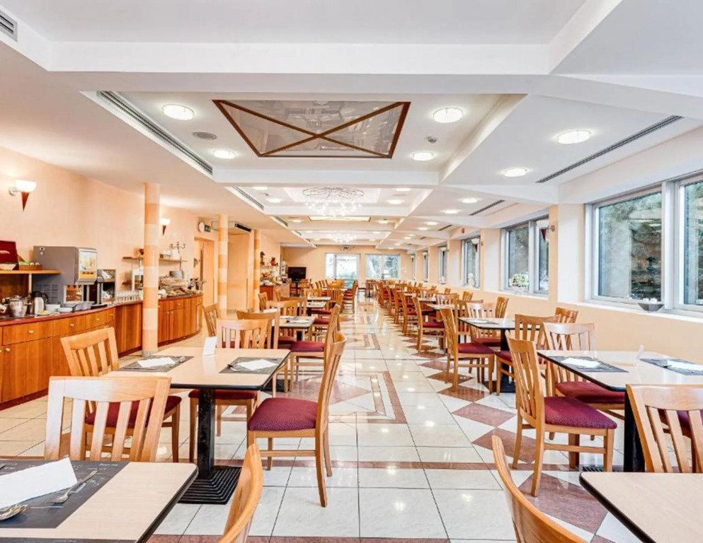 HOTEL VILLA MARIA