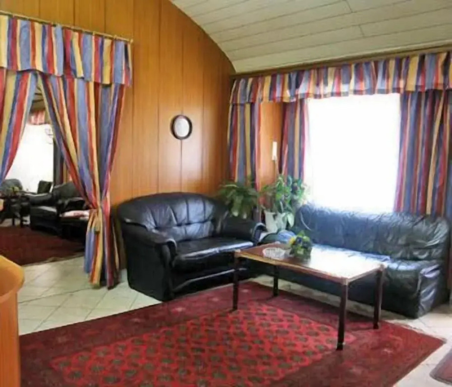 Hotel Cyrus