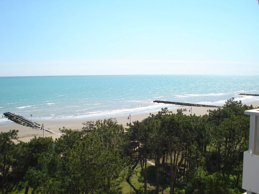 Seaview Flat Just 70mt From the sea