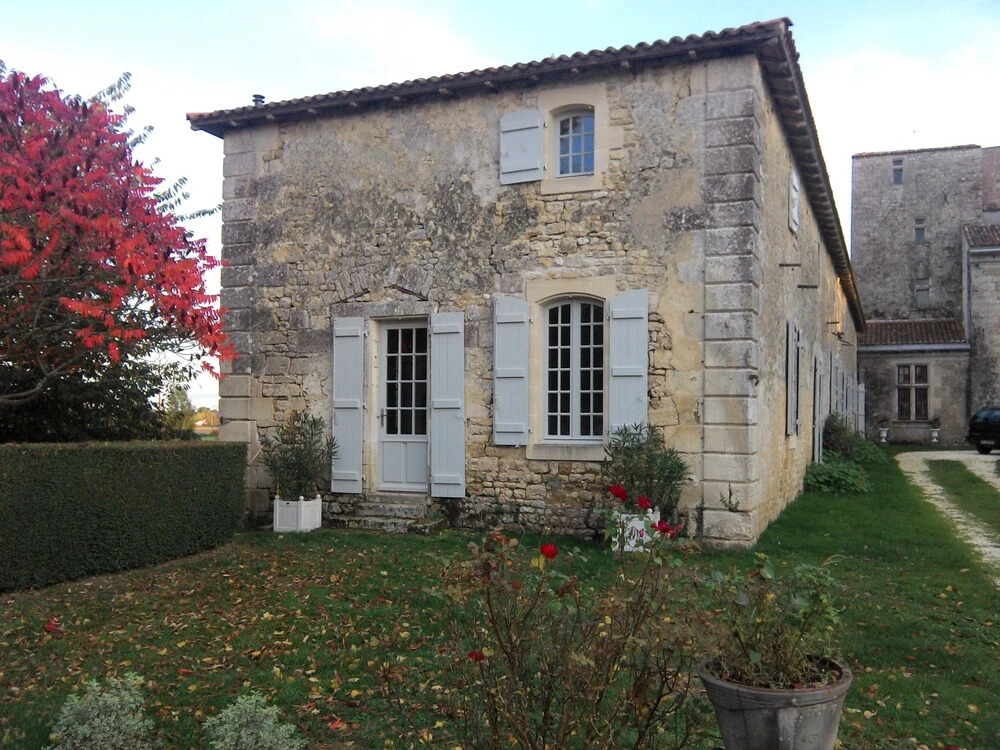 Chateau De Champdolent