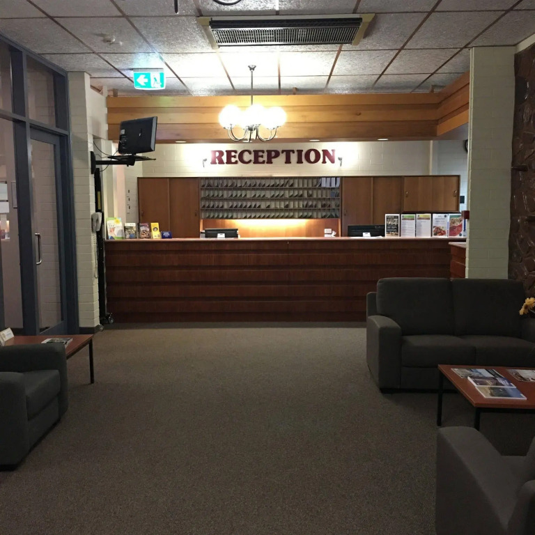 Opal Inn Hotel, Motel, Caravan Park