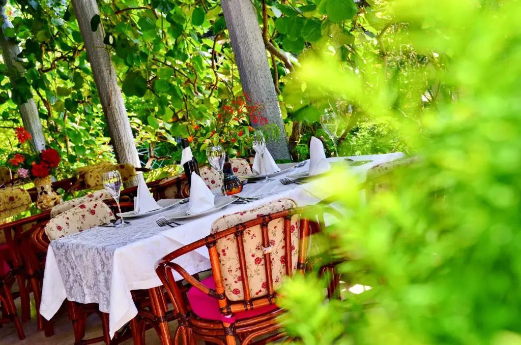 Villa Velzon Guesthouse