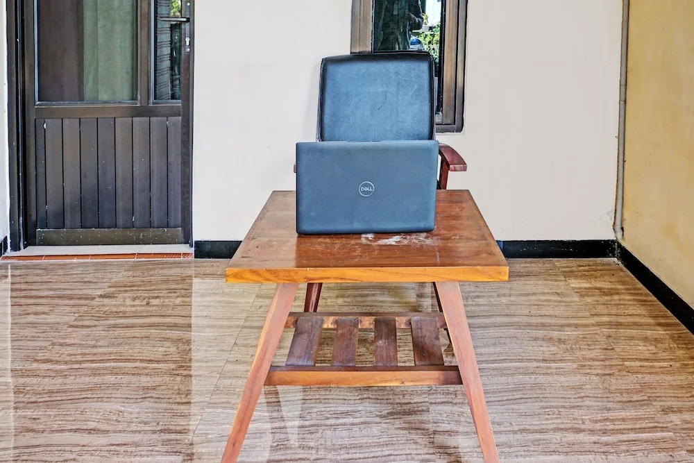 OYO Life 92353 Purnama Syariah Guest House