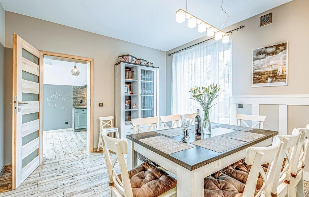 5 Bedroom Stunning Home In Grzybowo
