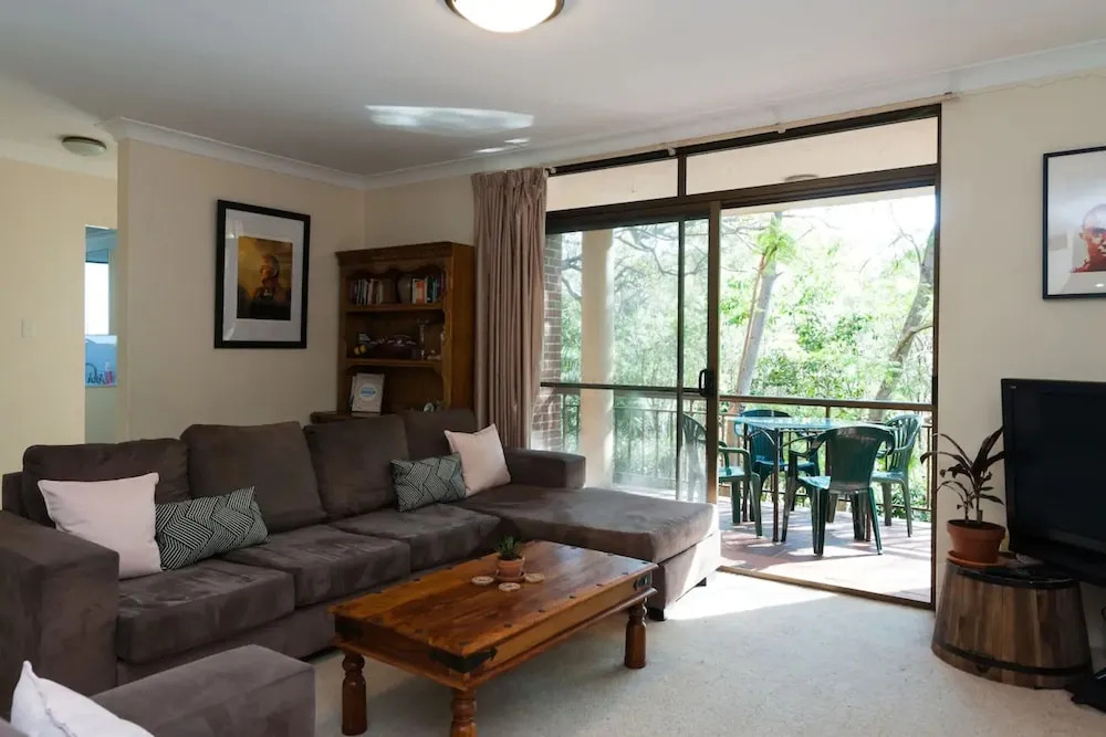 Bright 3 Bedroom Apartment in Leafy Artarmon