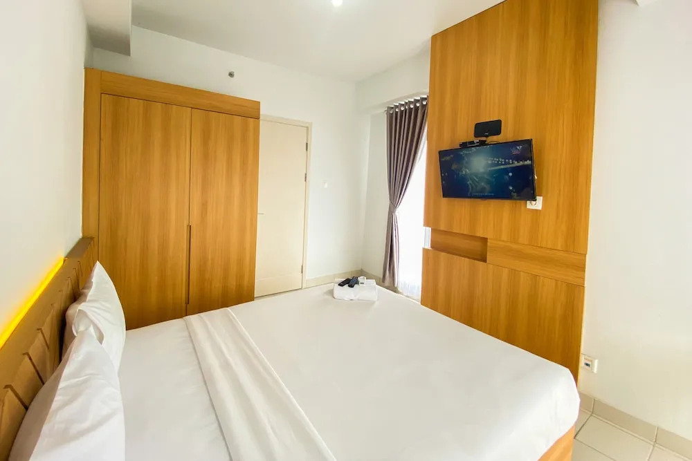 Comfort 1Br At Patraland Urbano Apartment