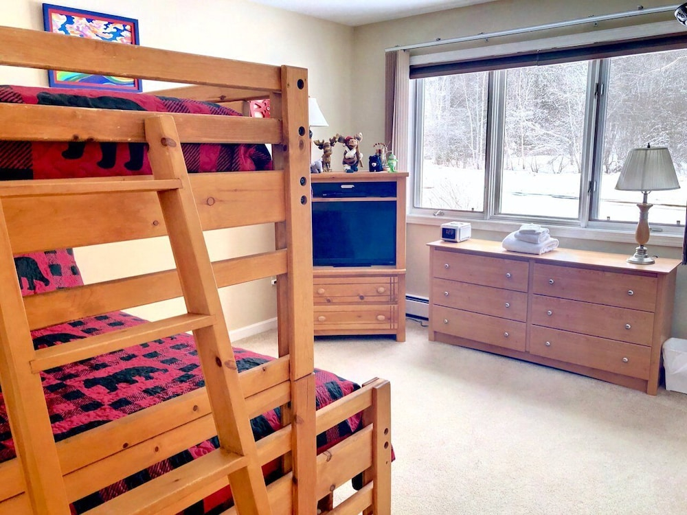FV3 F3 Well Appointed Townhome a Short Walk to the Mount Washington Hotel