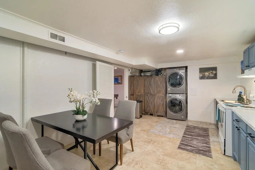 Hot Tub, Pool Table, BBQ Patio, Yard Games