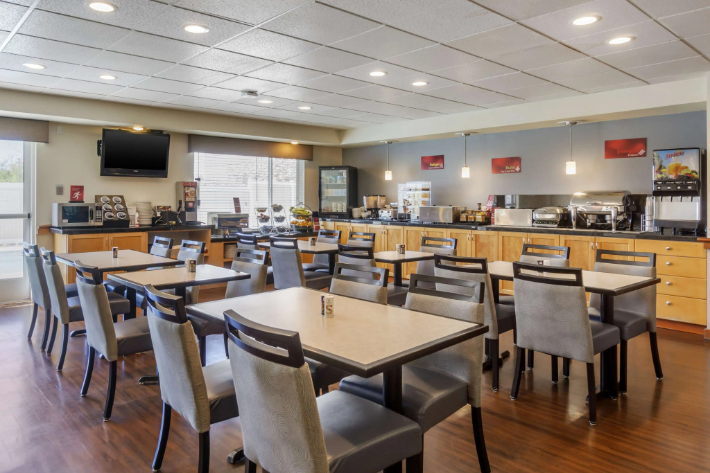 Best Western Plus Edmonds Harbor Inn