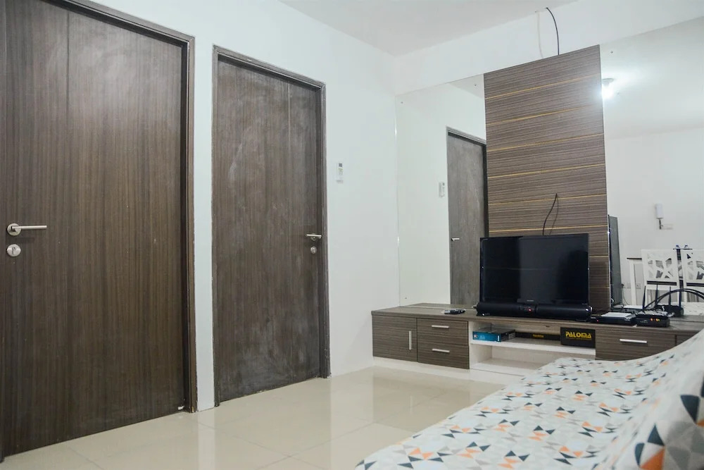 Convenient 2br Apartment at Pasar Baru Mansion