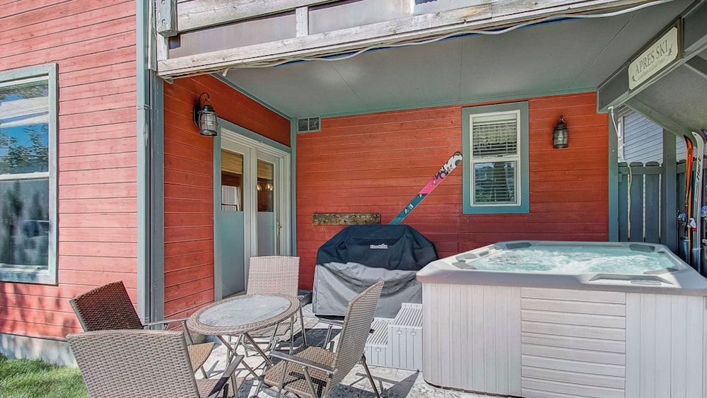 Hot Tub, Walk to Main Street + Town Ski Lift Park Ave Getaway by Avantstay
