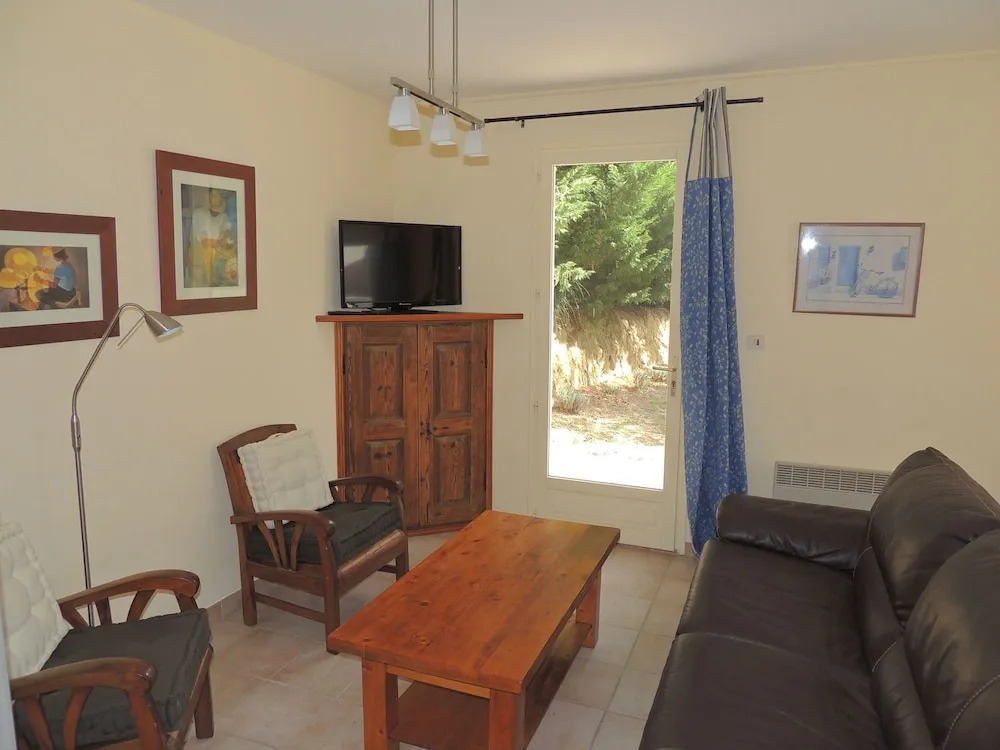Holiday Home in Buisson With Private Pool