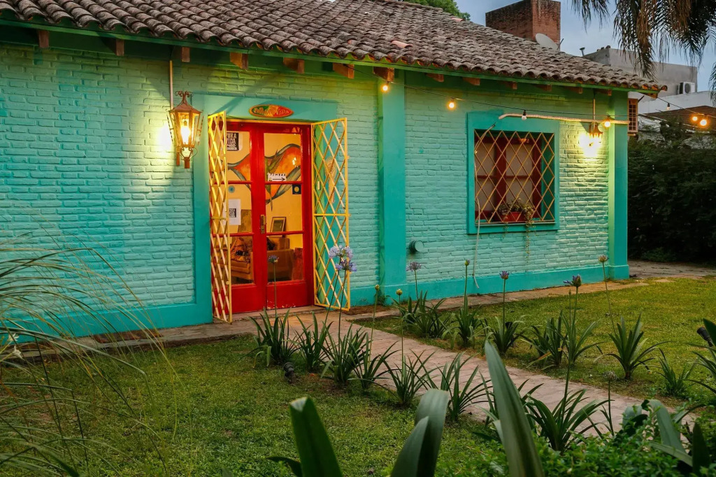 Pura Vida YerbaBuena Suite & Host