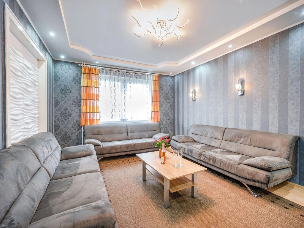 Spacious Villa near Center
