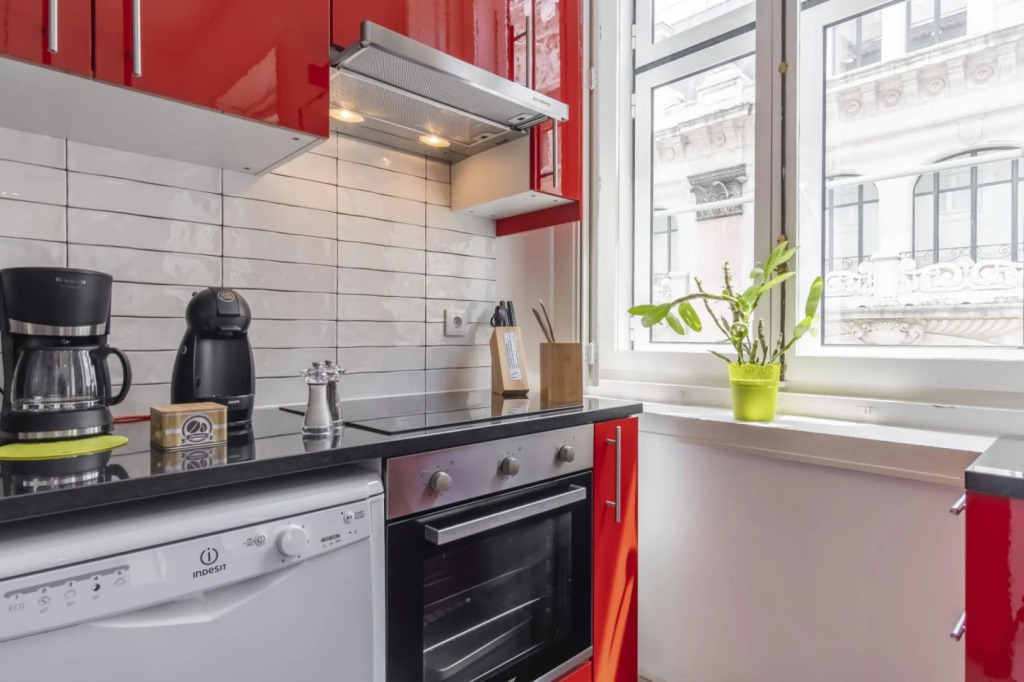 LV Premier Chiado CH6 AC, elevator, central, new