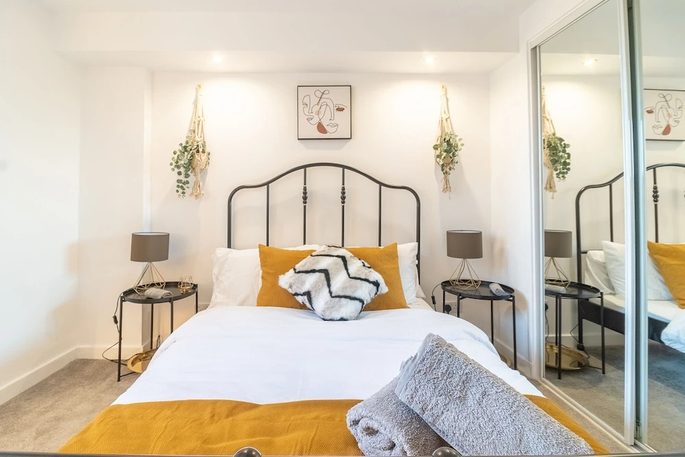 Luxury Riverview City Centre Apartment