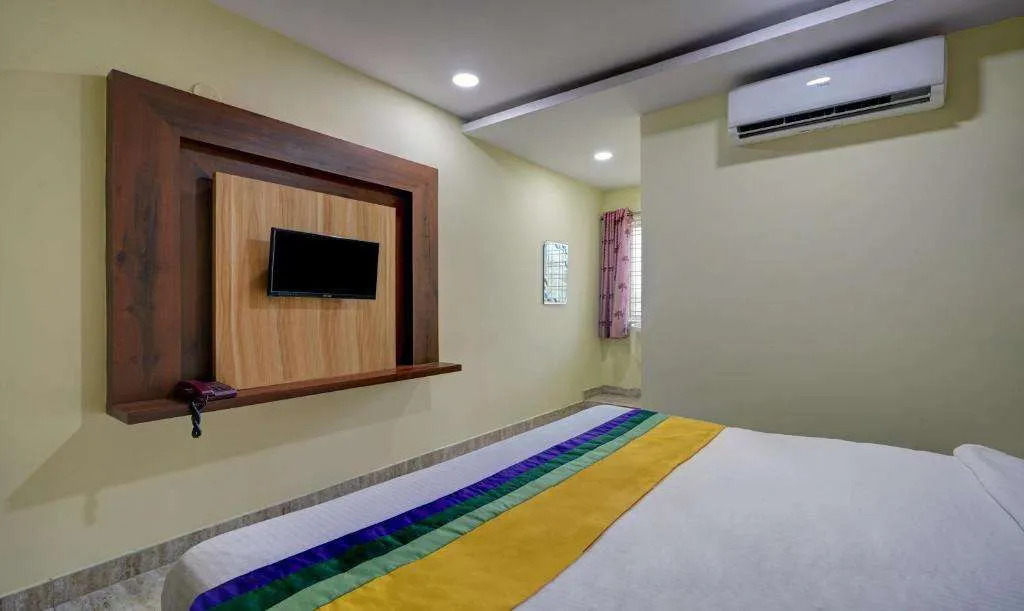 FabHotel Galaxy Shamshabed - Nr, Rajiv Gandhi International Airport