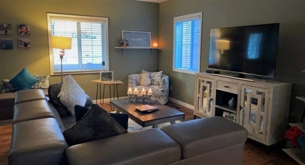 Prosecco Palazzo At Peachland 1 Bedroom Home by Redawning