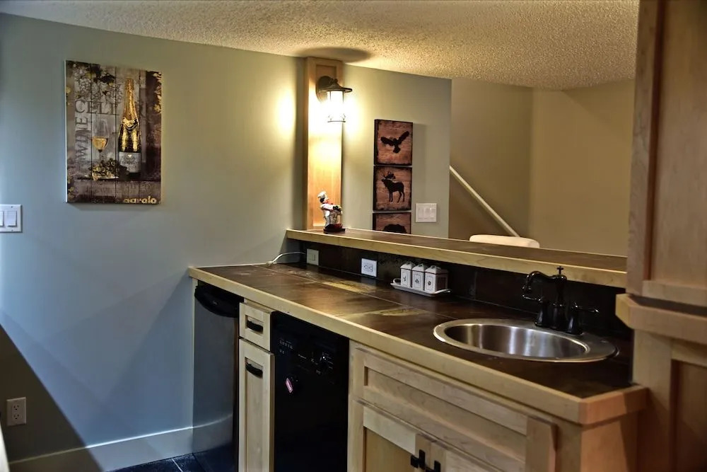 Calgary Cozy Home