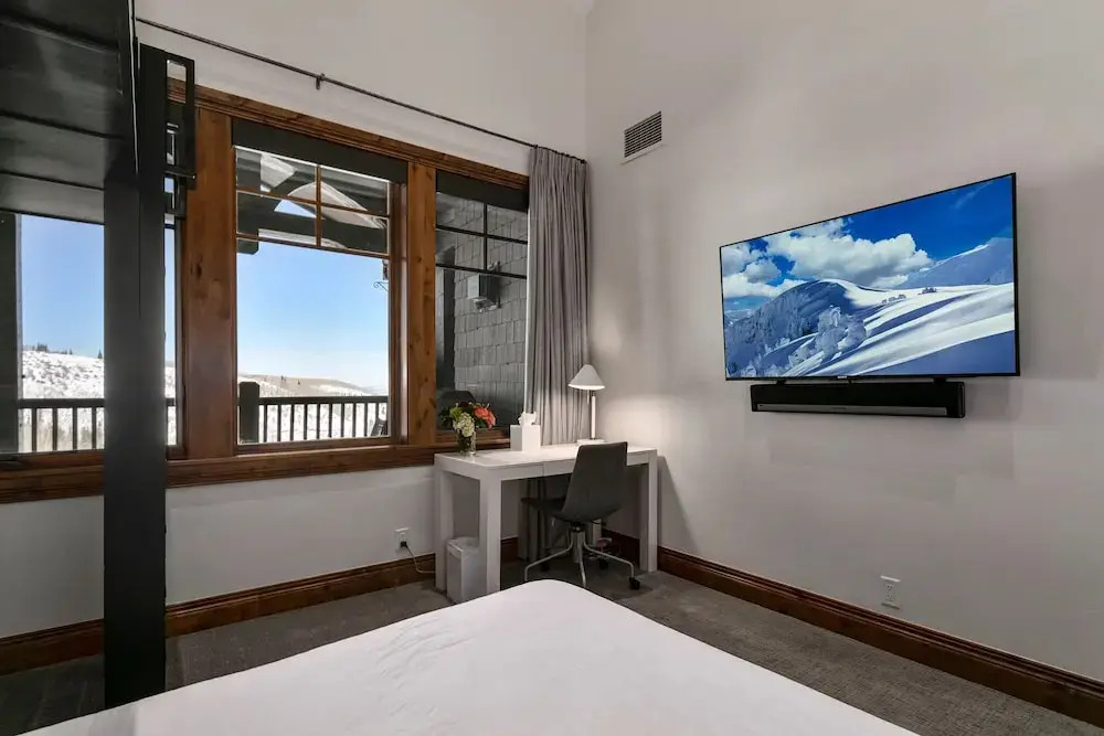 Grand Lodge - Four Bedroom #302 - Ski-in/ski-out 4 Condo
