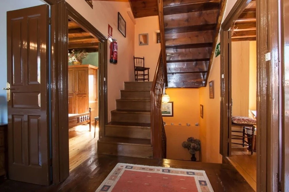 Casa del Cuetu. Traditional village house in Asturias