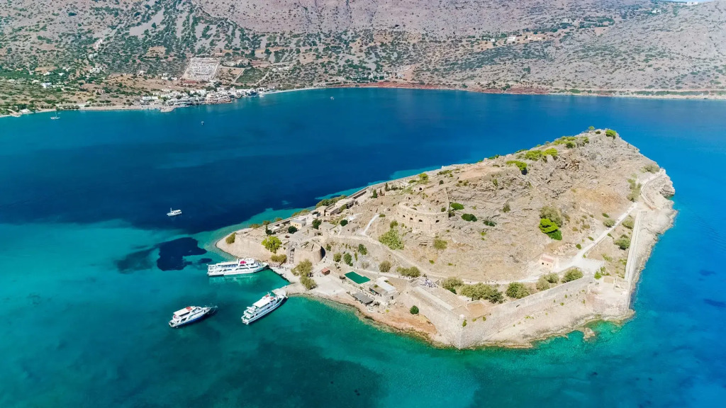 Royal Marmin Bay Boutique & Art Hotel