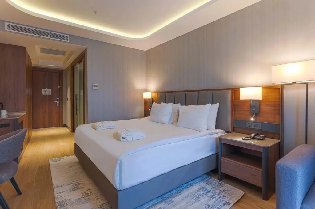 Azura World Hotel