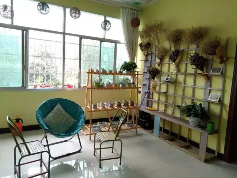Fenghuang Long Time No See Hostel