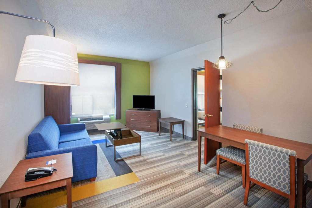 Holiday Inn Express & Suites Houston - Memorial Park Area by IHG