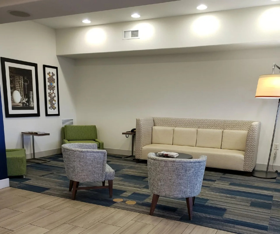 Holiday Inn Express Hotel & Suites Mount Airy by IHG