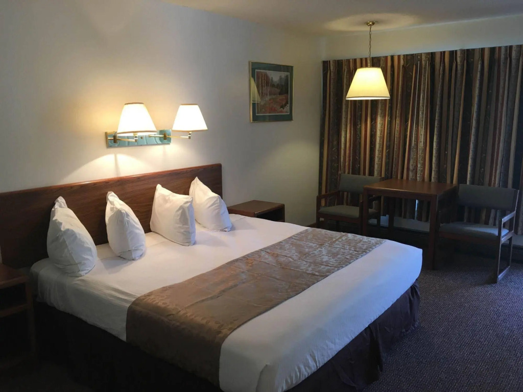 Golden Eagle Inn