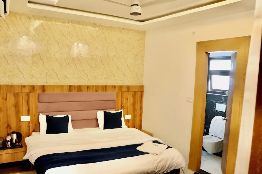Maayaa inn by Ganges