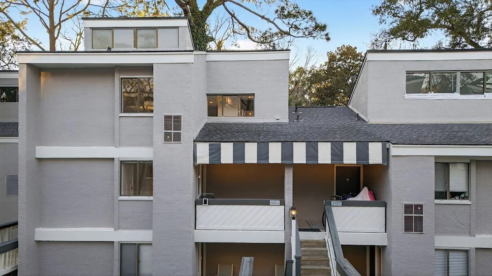 Treetops 4904 by Avantstay Hilton Head Condo + Balcony + Shared Pool + Tennis Court + Near Beach and Dining