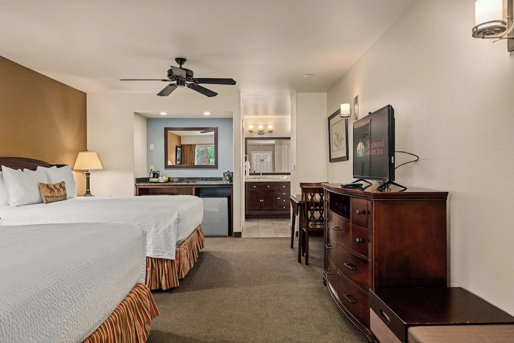 Redwood Hyperion Suites