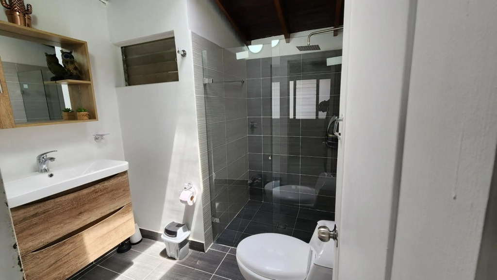 confortable apartamento en envigado muy central wifi de 300 megas