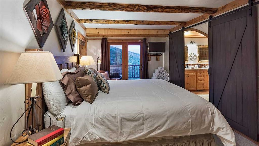 Mountain High Chalet