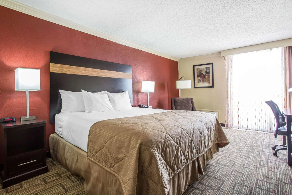 Clarion Hotel Fort Mill Near Amusement Park
