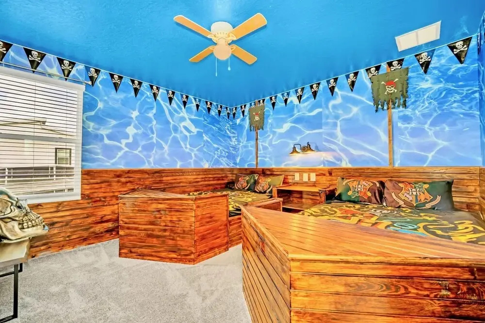 9BR Family Home With Pool Hot tub and BBQ
