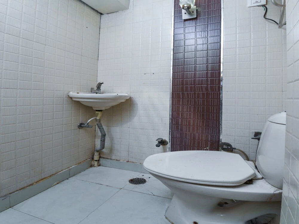 OYO 15763 Hotel Grand inn