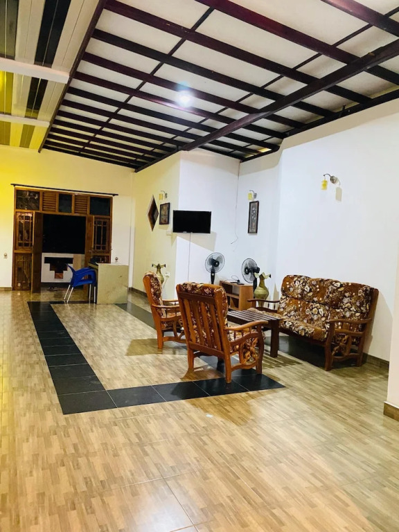 Yala Happy Hostel