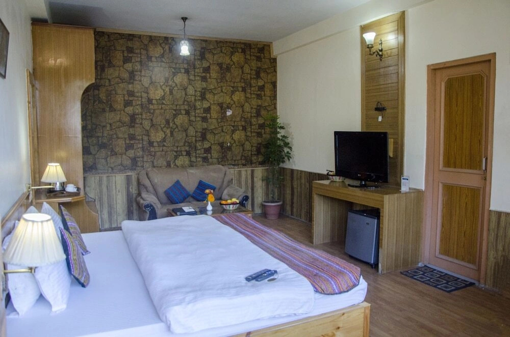 1 BR Cottage in Jhonger Sarsai, Manali, by GuestHouser (C52B)