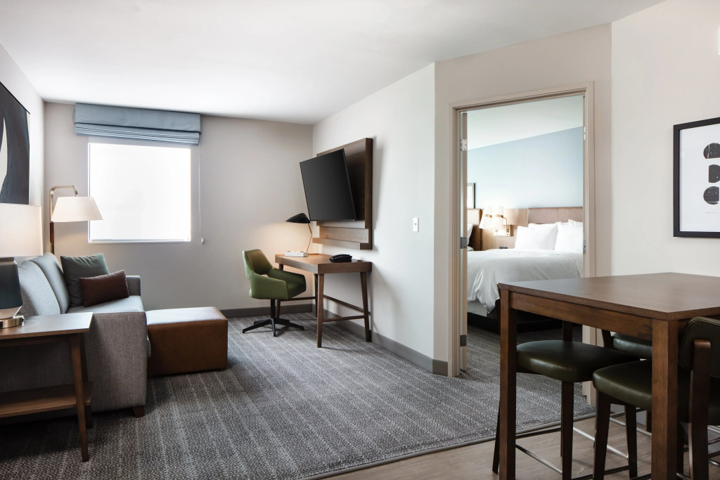 Staybridge Suites - Iowa City - Coralville by IHG