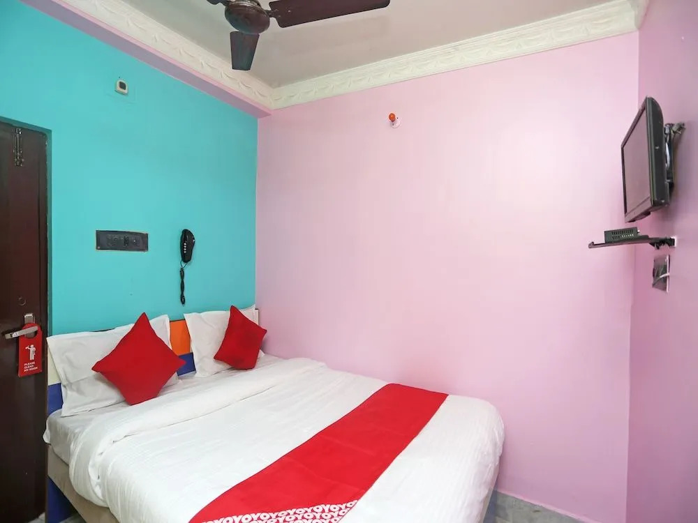 OYO 22232 Hotel Continental & Lodge